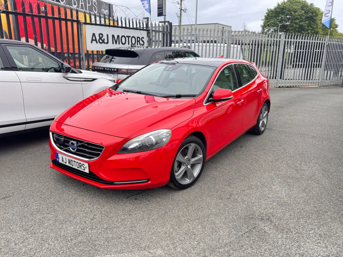 13 VOLVO 1.6 AUTO GLASS ROOF - Image 1