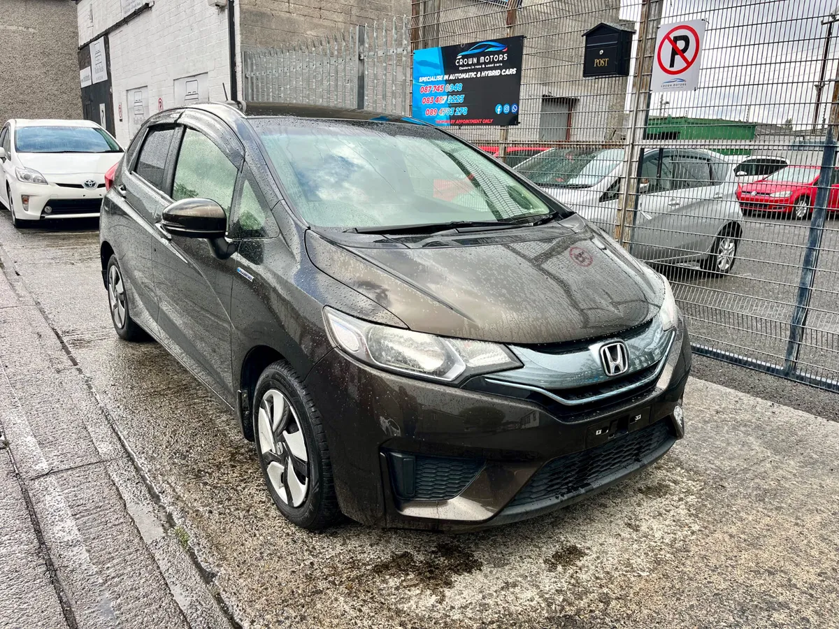 Honda fit 2015 hybrid - Image 2