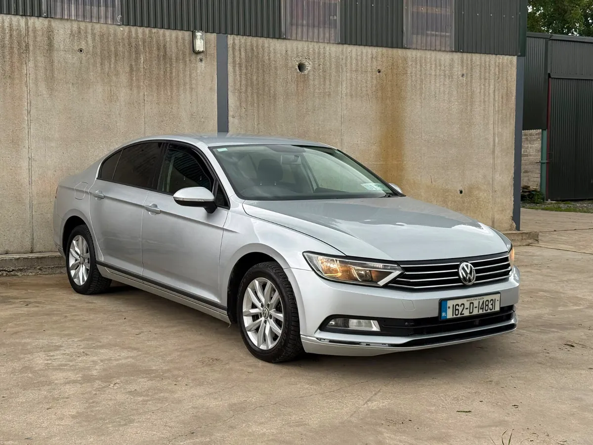 Volkswagen Passat 2016 - Image 2