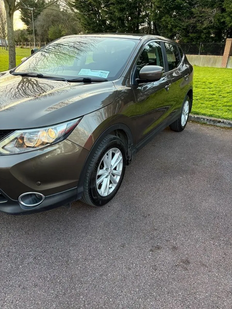 Nissan Qashqai Automatic - Image 2