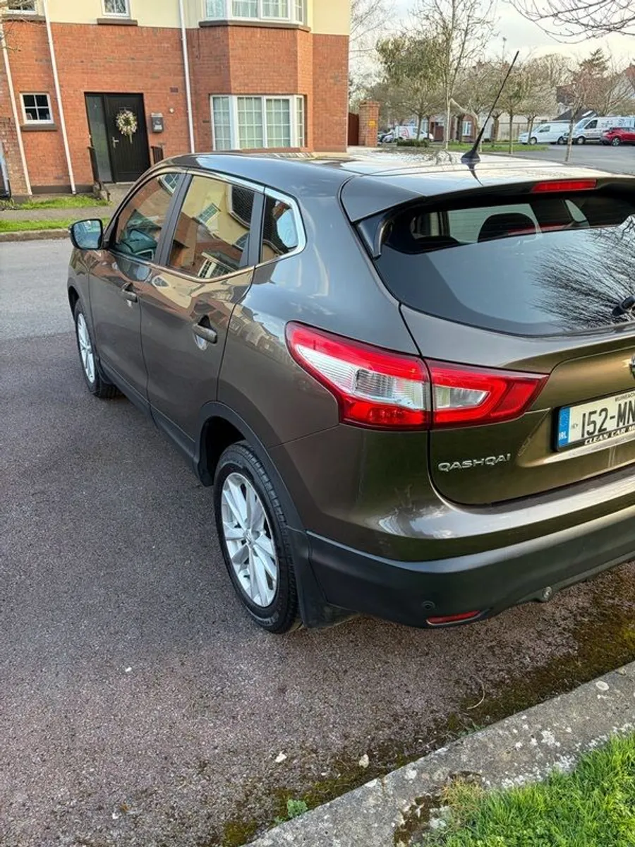 Nissan Qashqai Automatic - Image 4