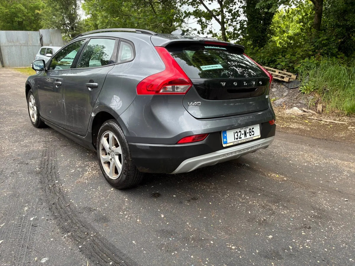 132 VOLVO V40 CROSS COUNTRY 1.6D NEW NCT - Image 4