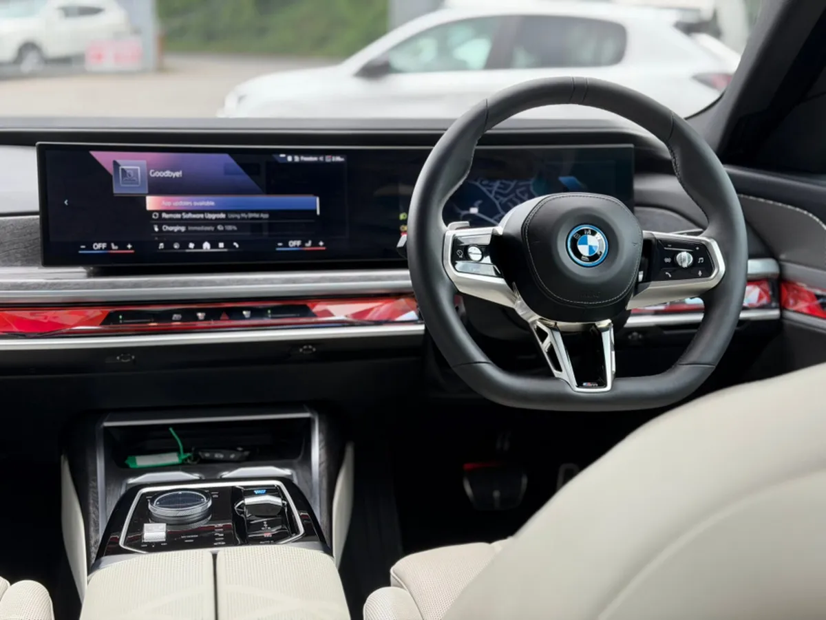 BMW i7 M-SPORT eDrive50 335KW - INC VAT - Image 6