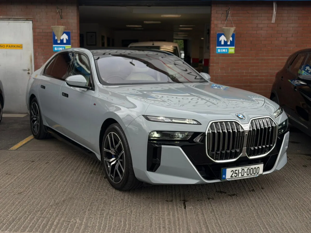 BMW i7 M-SPORT eDrive50 335KW - PANROOF - Image 1
