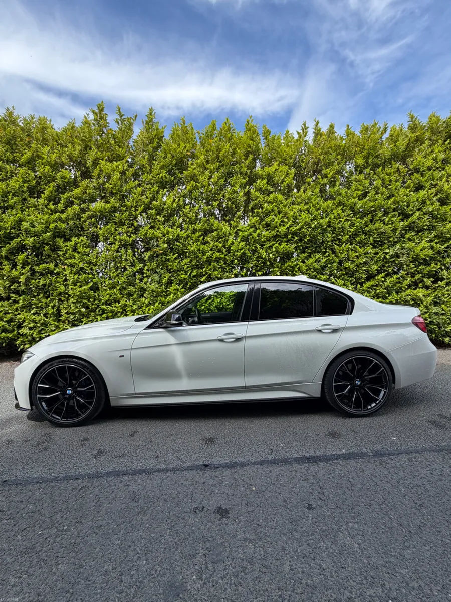 2018 BMW 320D M SPORT SHADOW EDITION - Image 4