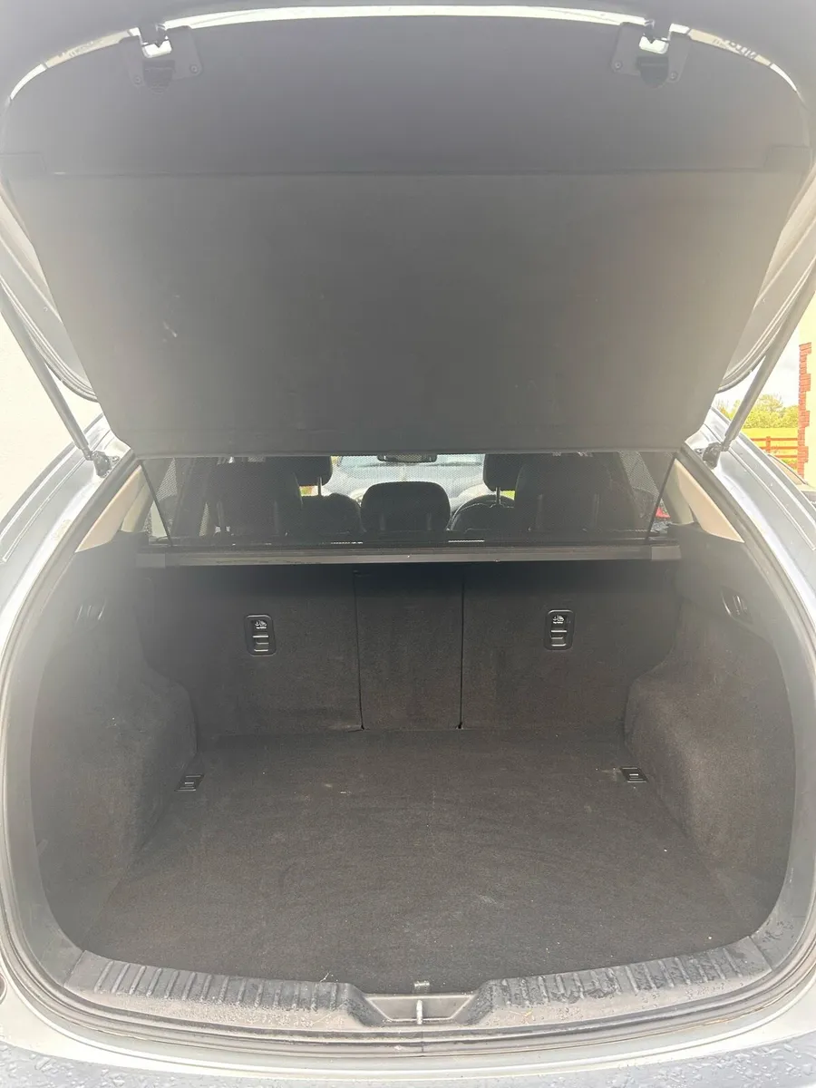 Mazda Jeep - Image 4