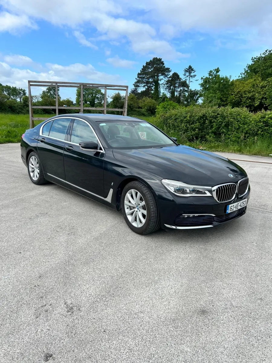 BMW 7-Series 2016 - Image 1