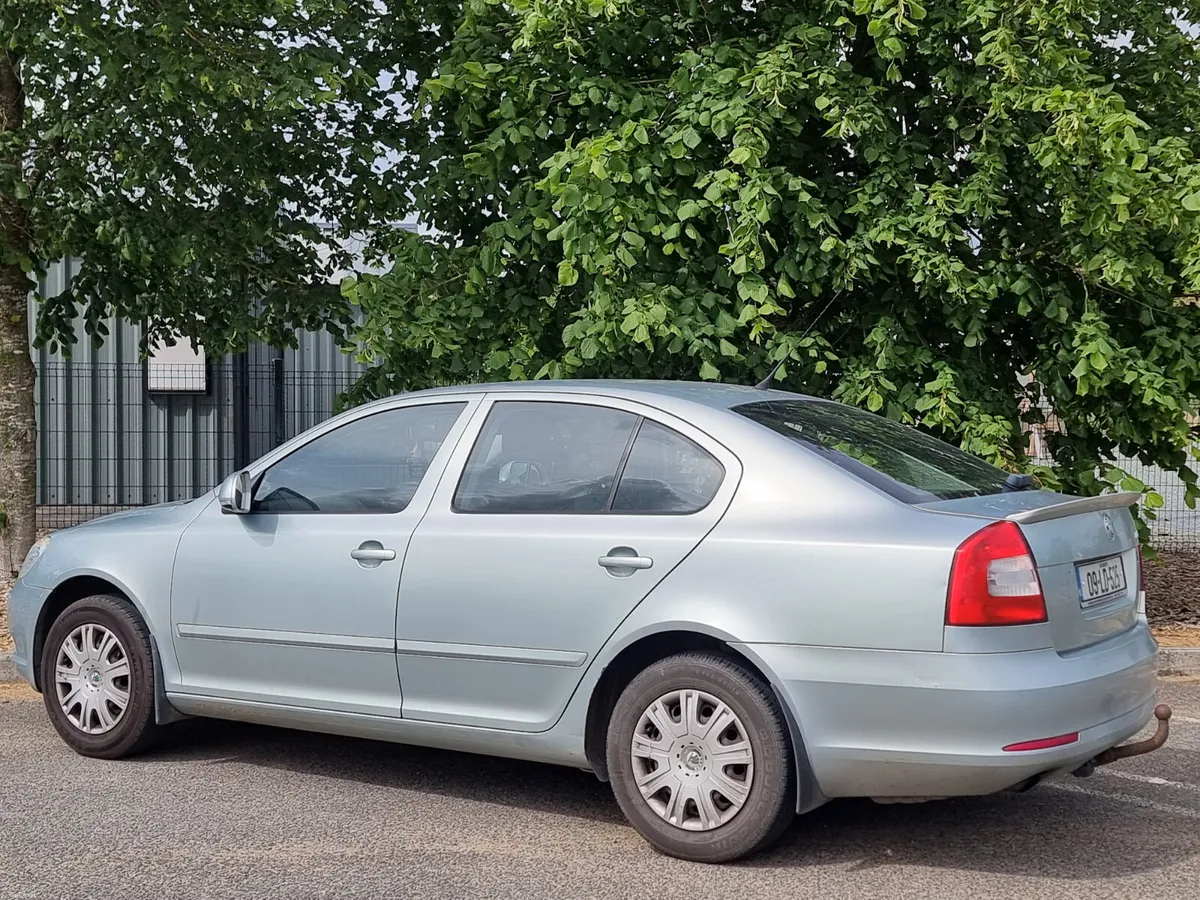 €990     Skoda Octavia 2009    €990 - Image 2