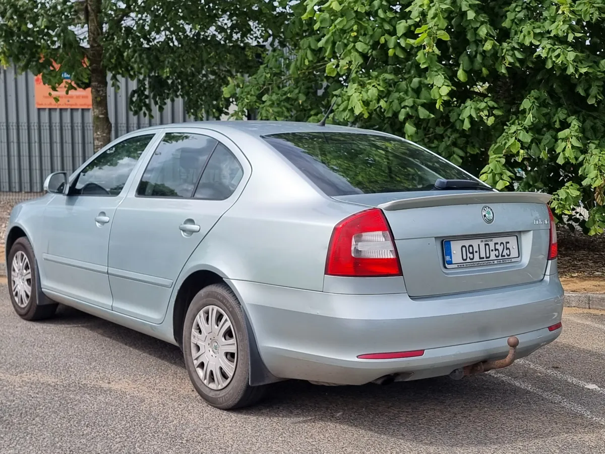 €990     Skoda Octavia 2009    €990 - Image 1
