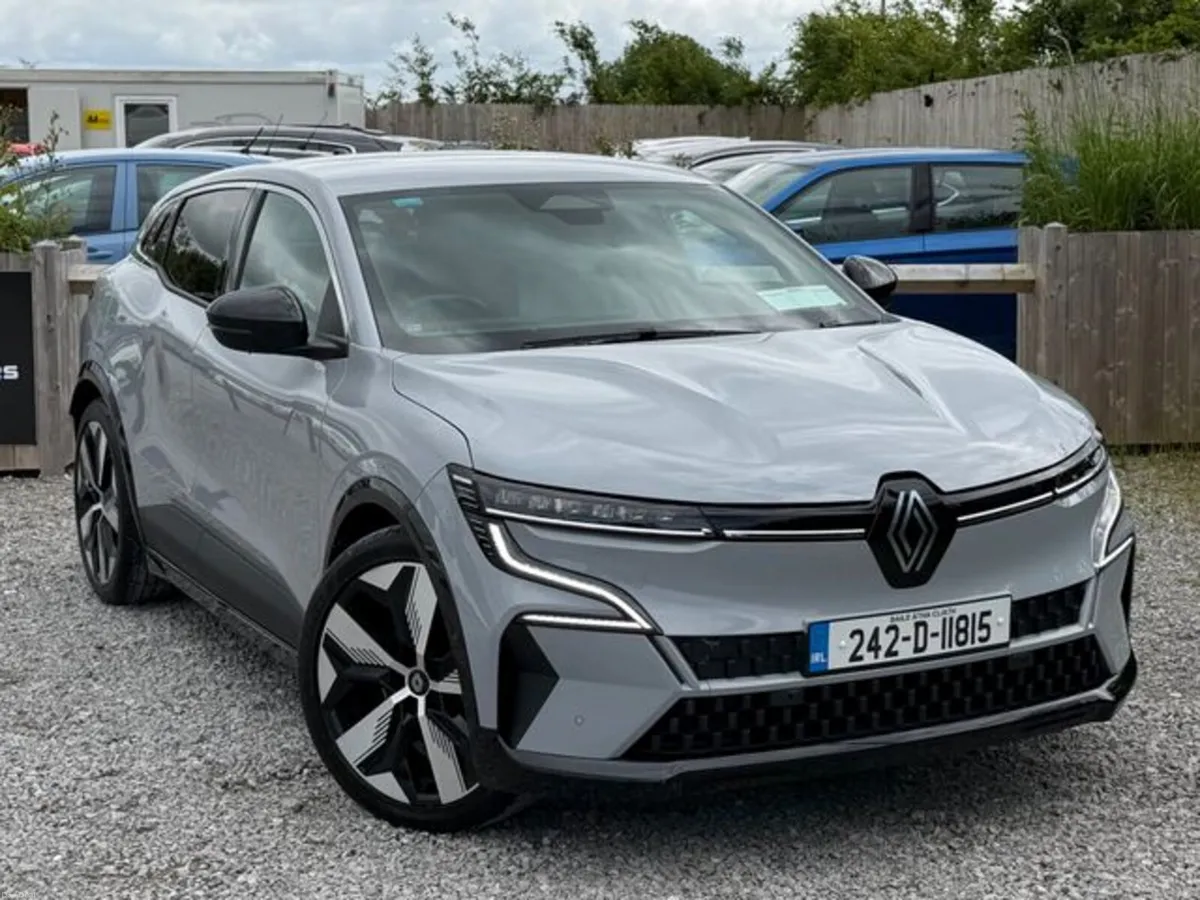 Renault Megane E-Tech Techno EV40 - Image 3