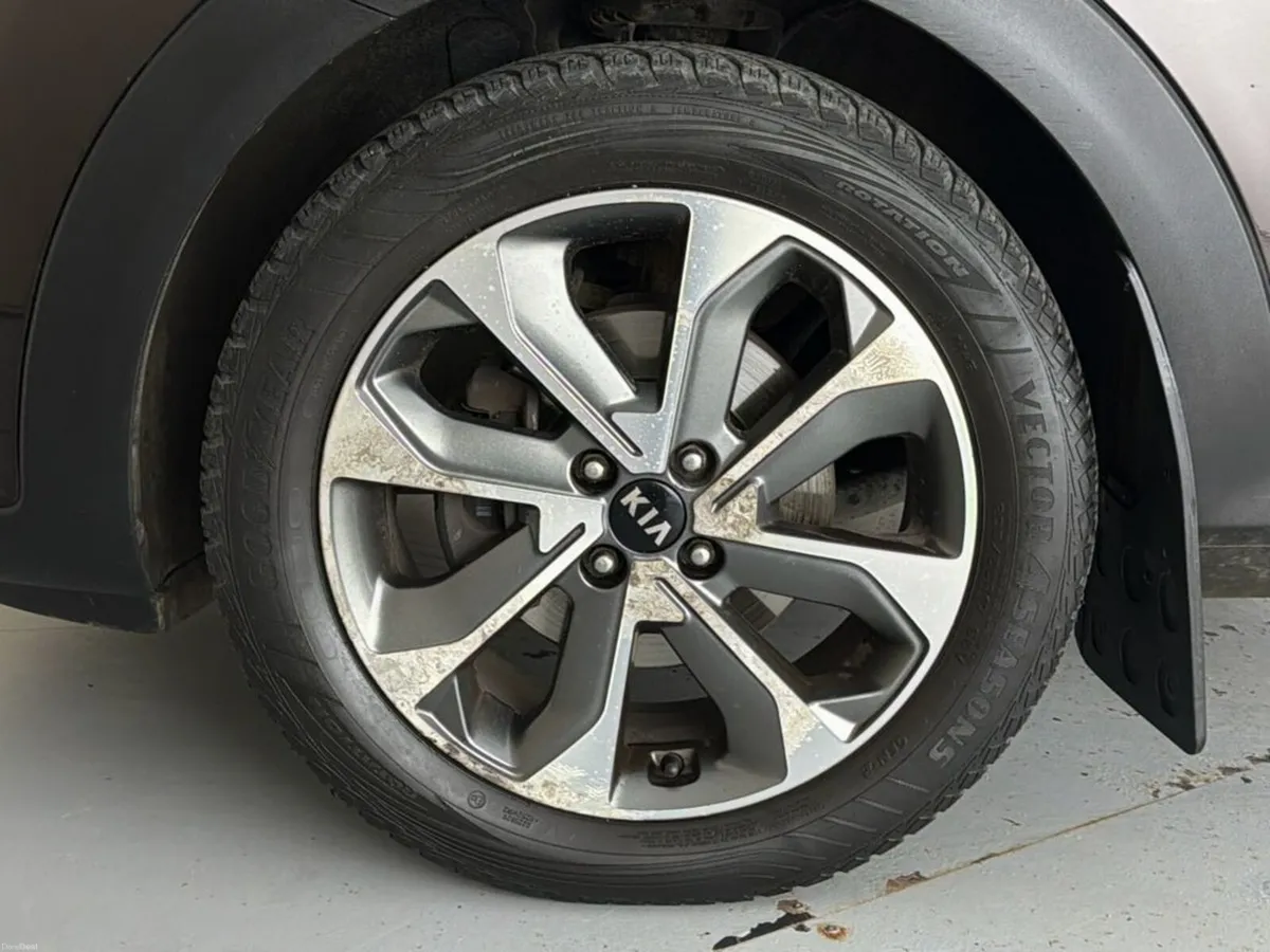 Kia Stonic K2 5DR - Image 3