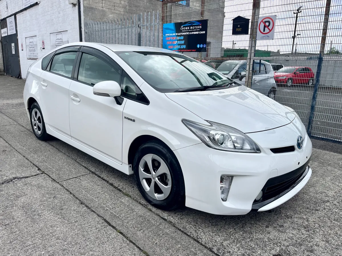 Toyota Prius 2013 hybrid - Image 2