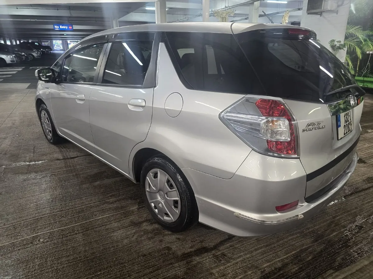 Honda Shuttle 2013/ Automatic / hybrid / New NCT - Image 4