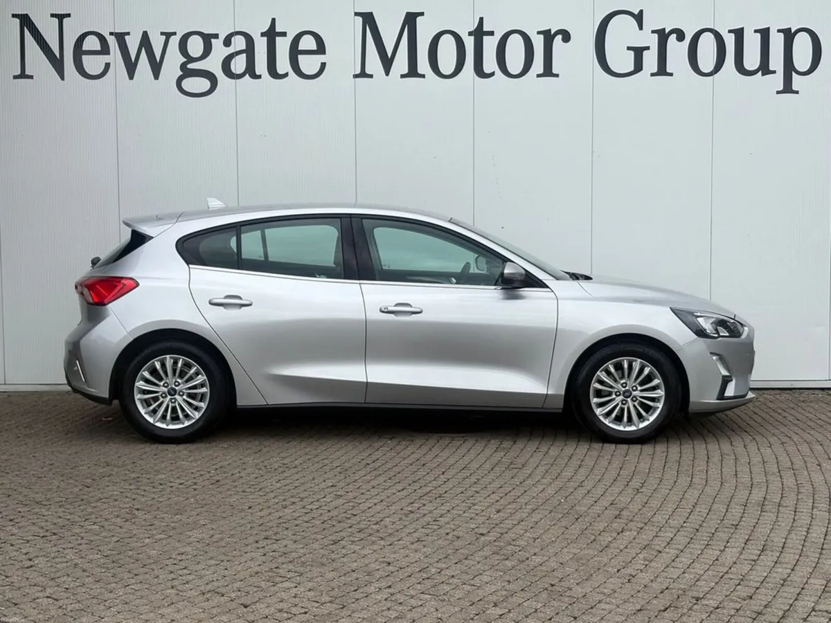 Ford Focus Titanium Edition 1.5TD120 4DR - Image 4