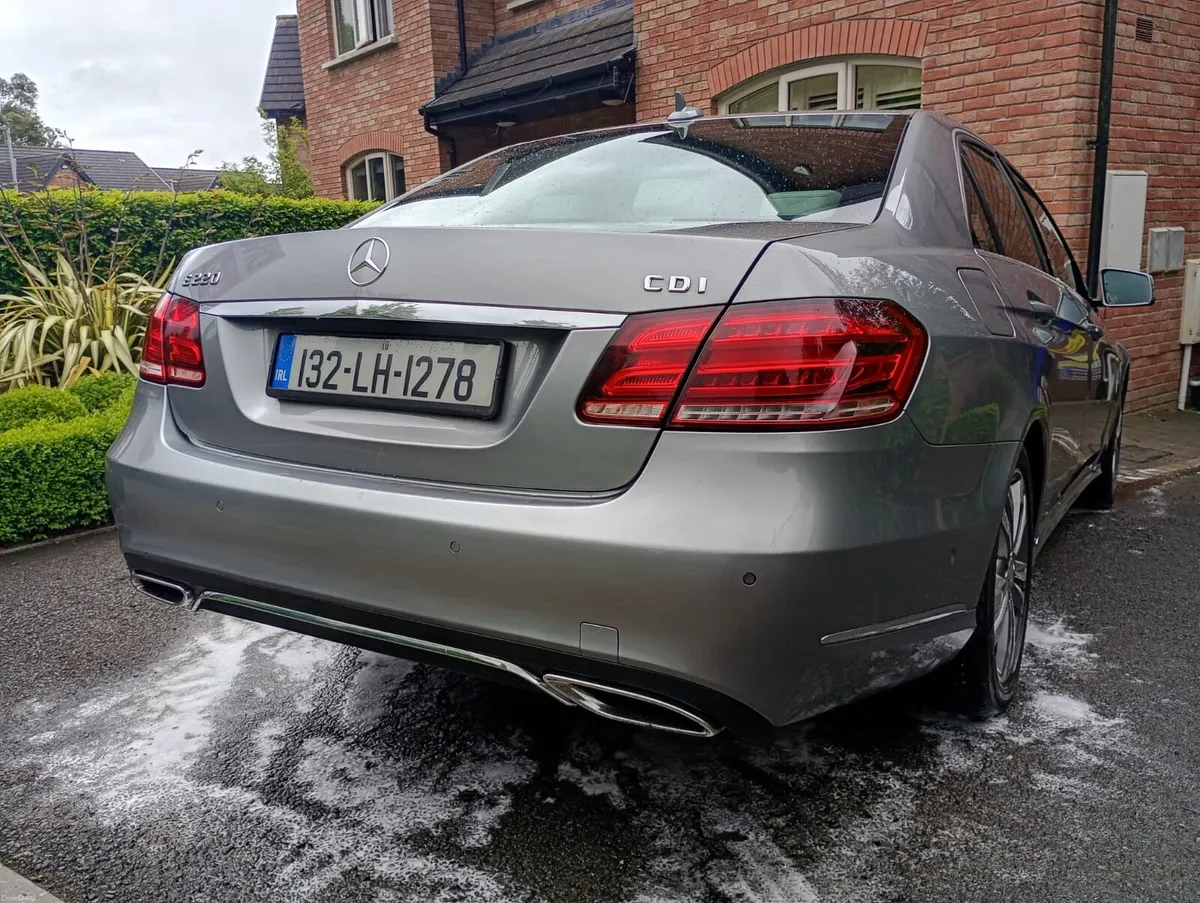 Mercedes E220 - Image 3
