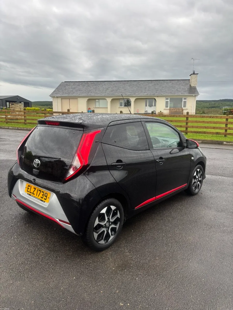 TOYOTA AYGO  XTREND - Image 5