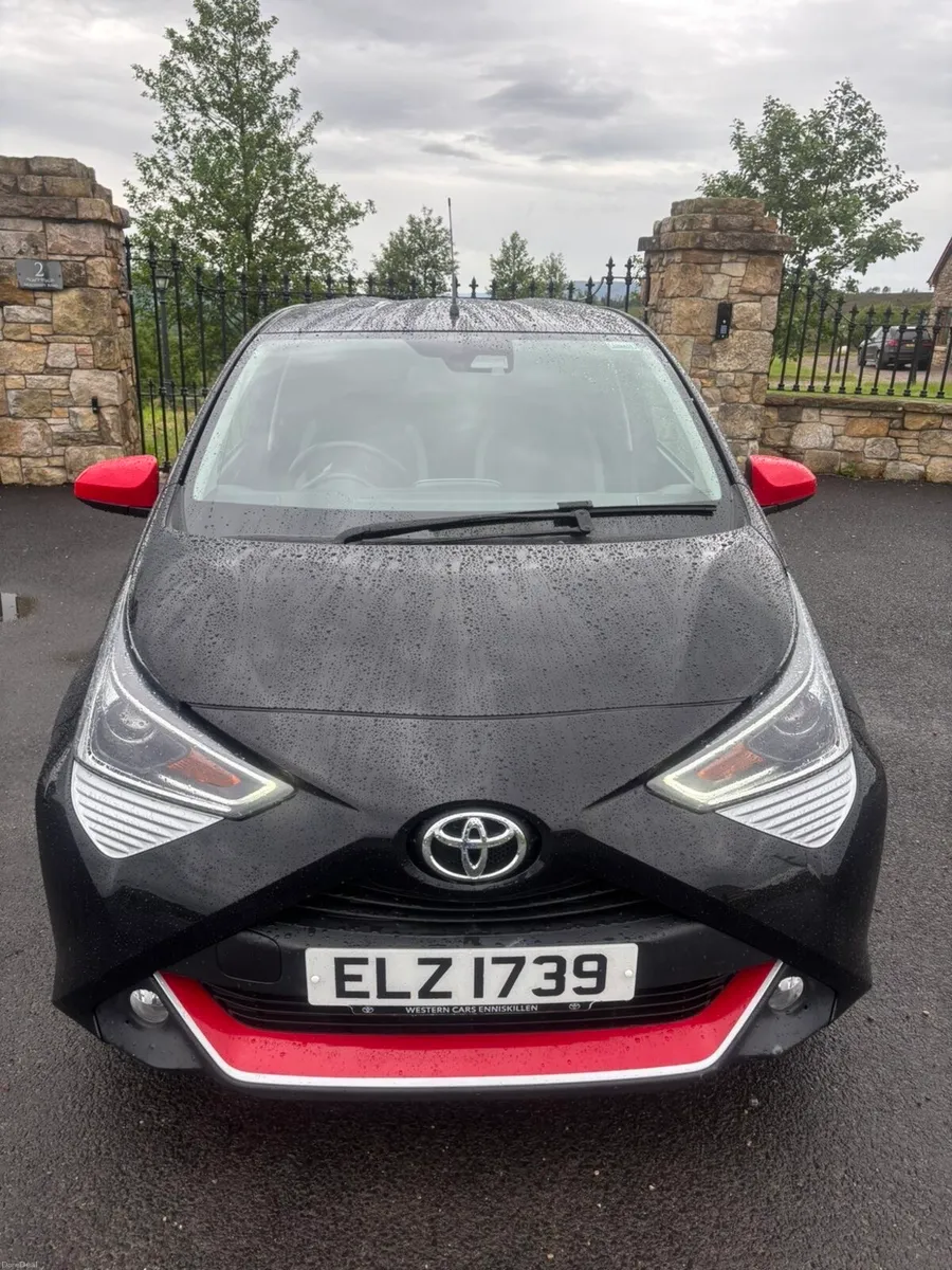 TOYOTA AYGO  XTREND - Image 1
