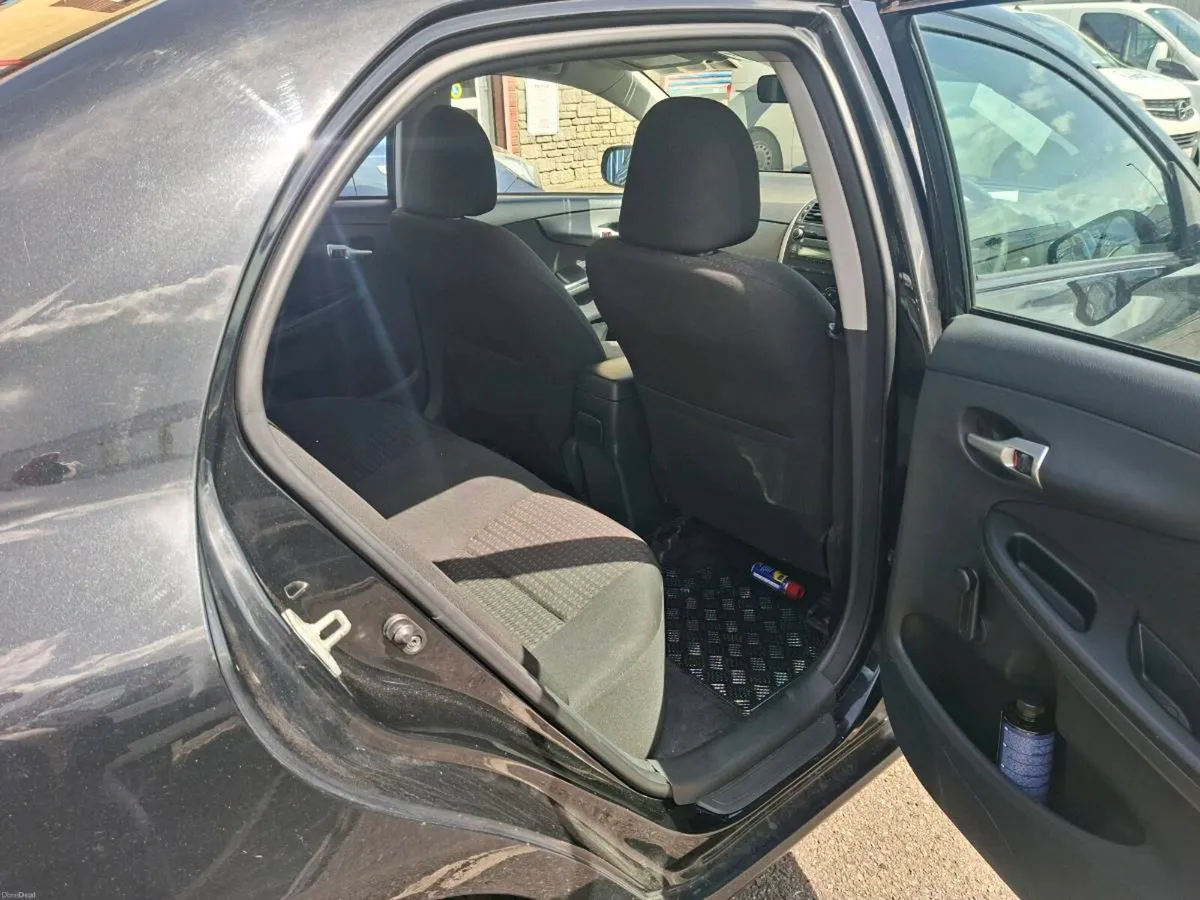 Toyota corolla 2011, 1.4 4D4 - Image 3