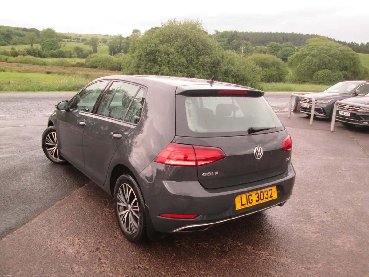 2017  VOLKSWAGEN  GOLF  1.6  TDI  SE  5DR - Image 4