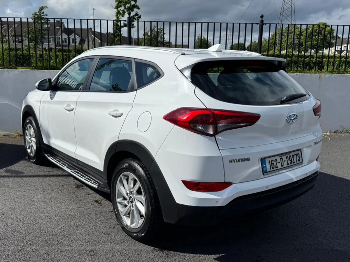 HYUNDAI TUCSON 1.7 CRDI SE NAV BL/DR 5 5DR - Image 3