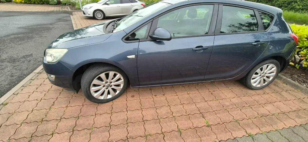Opel Astra 1.4 - Image 2