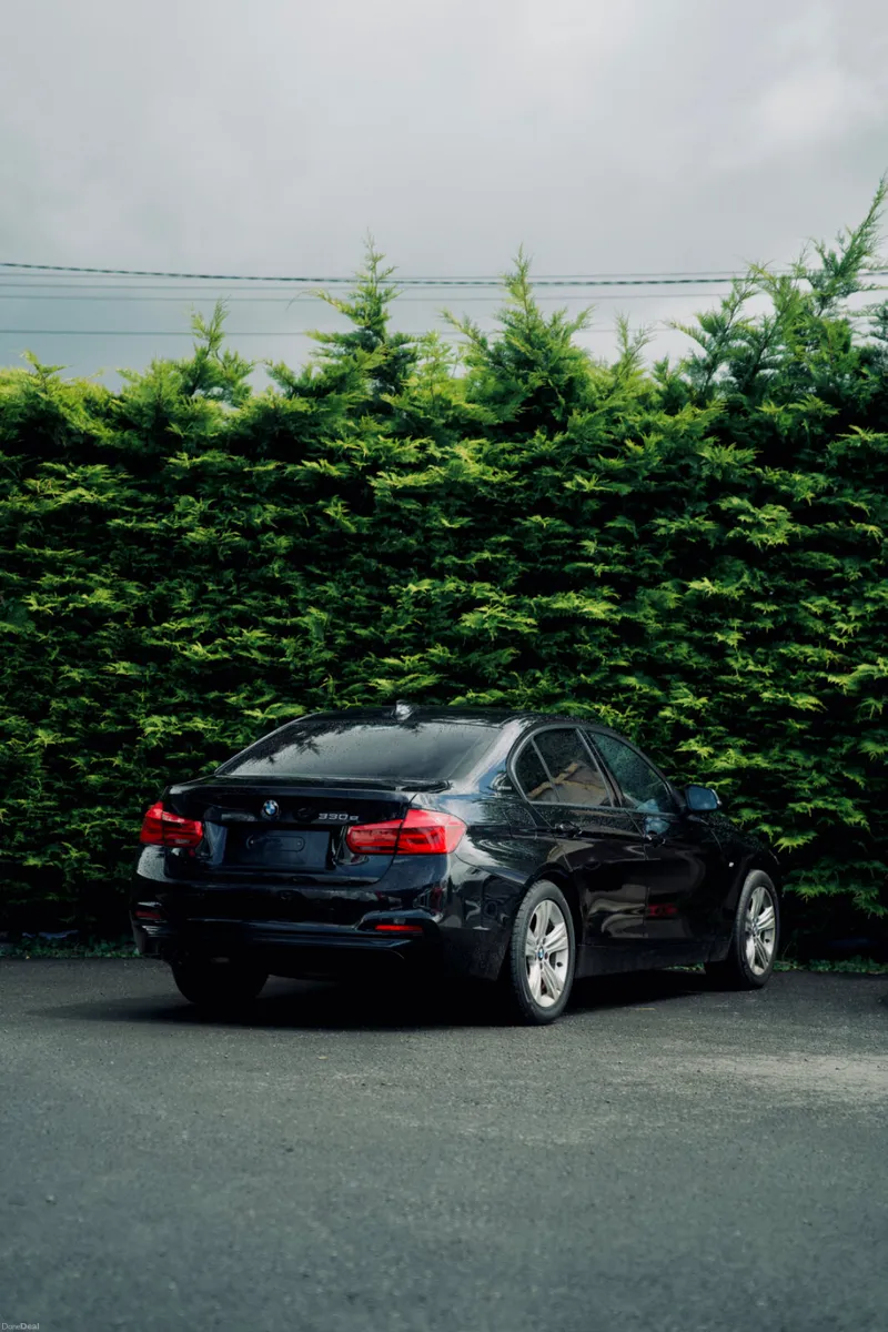 BMW 330e 2.0 Hybrid 2016 - Image 3