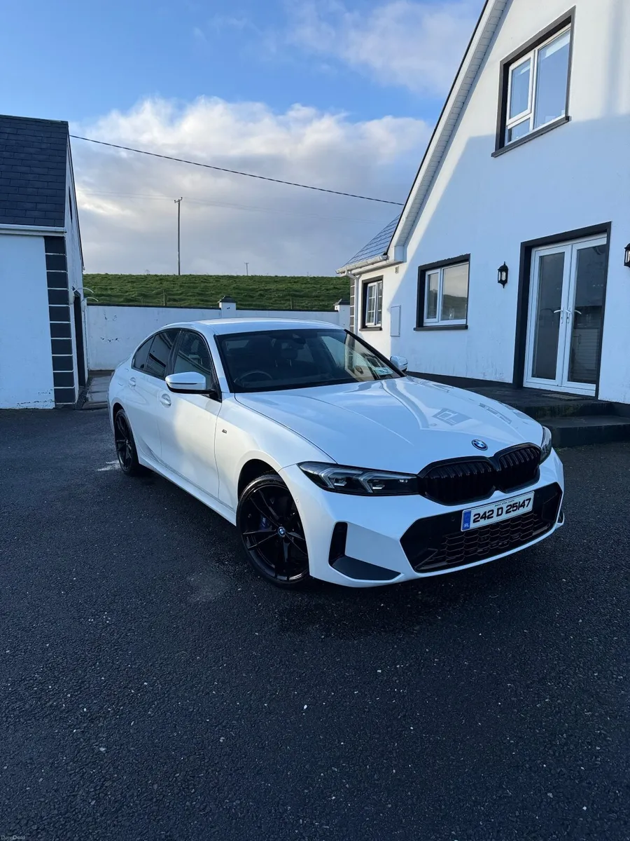 BMW 3-Series 2024 - Image 1