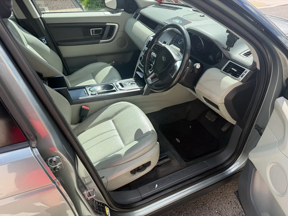 DISCOVERY SPORT - Image 1