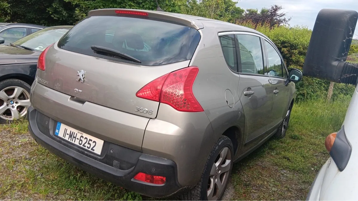 Car - Image 3