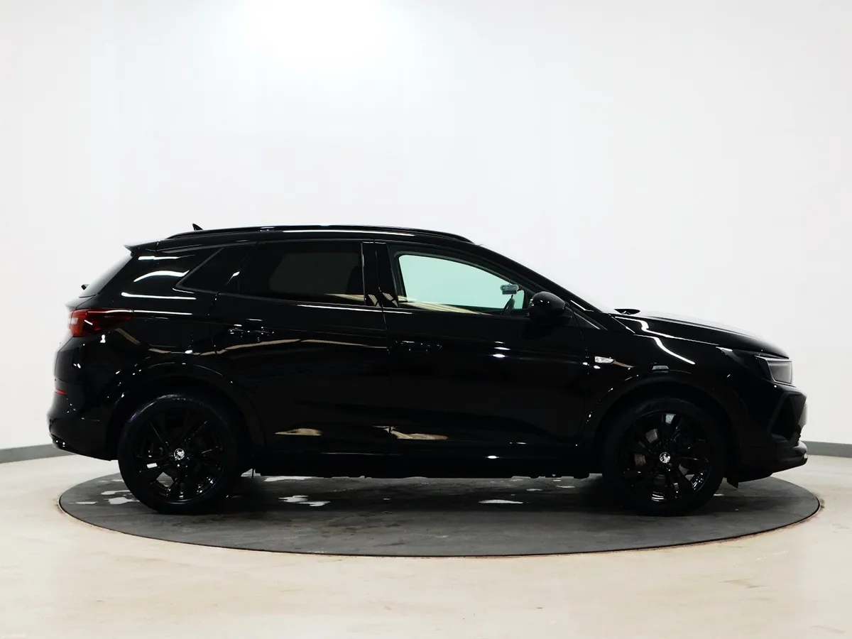 *72* 2022 Opel  Grandland X GS Line - Image 3