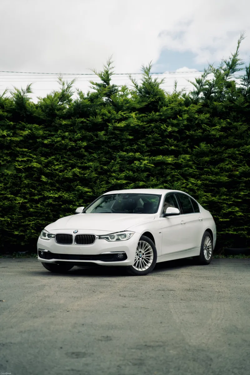 BMW 320d 2.0 Luxury Line 2017 - Image 1
