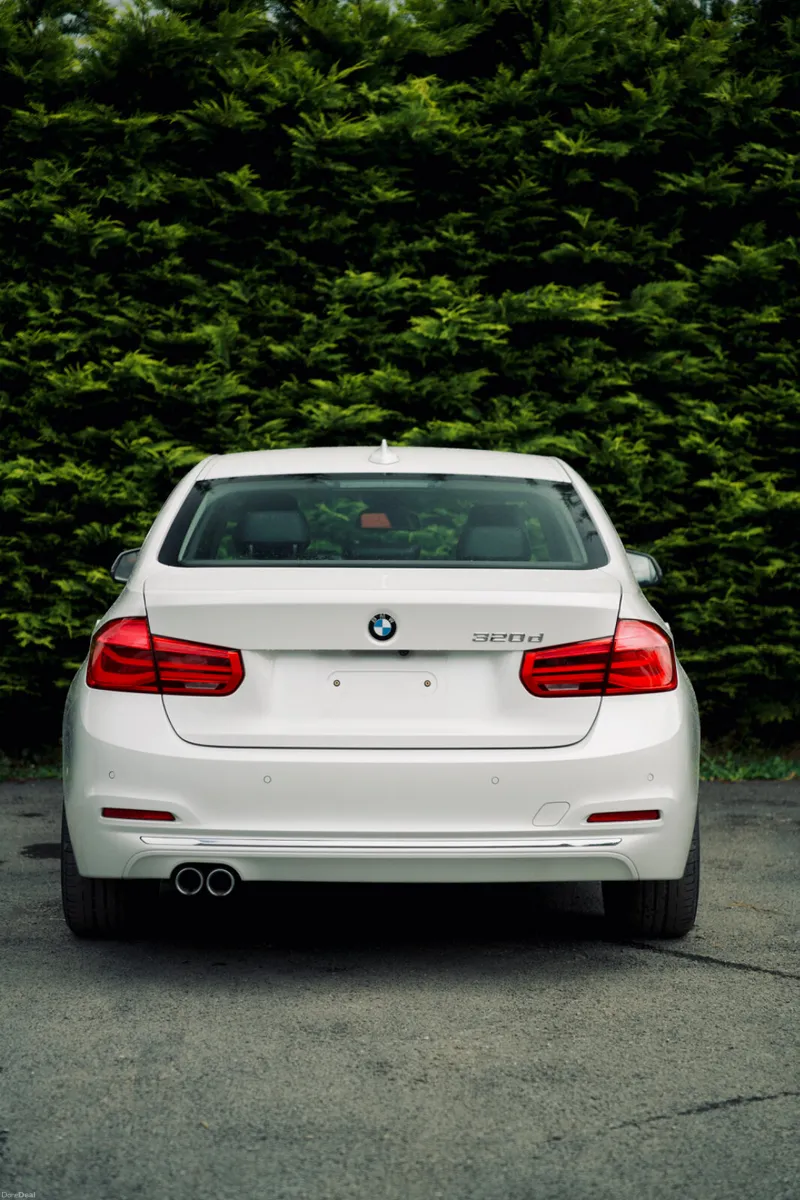 BMW 320d 2.0 Luxury Line 2017 - Image 4