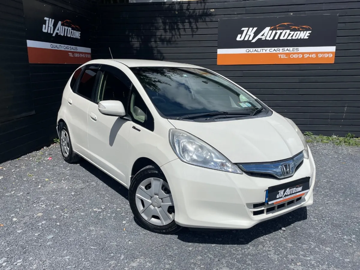 Honda Fit GP1 CVT HYBRID 5DR AUTO DAA-GP1 - Image 1