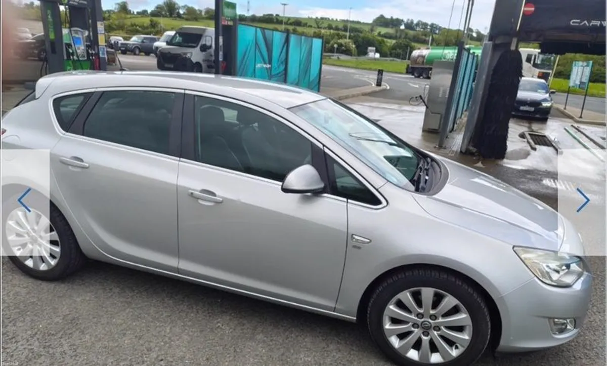2012 Opel Astra - Image 1