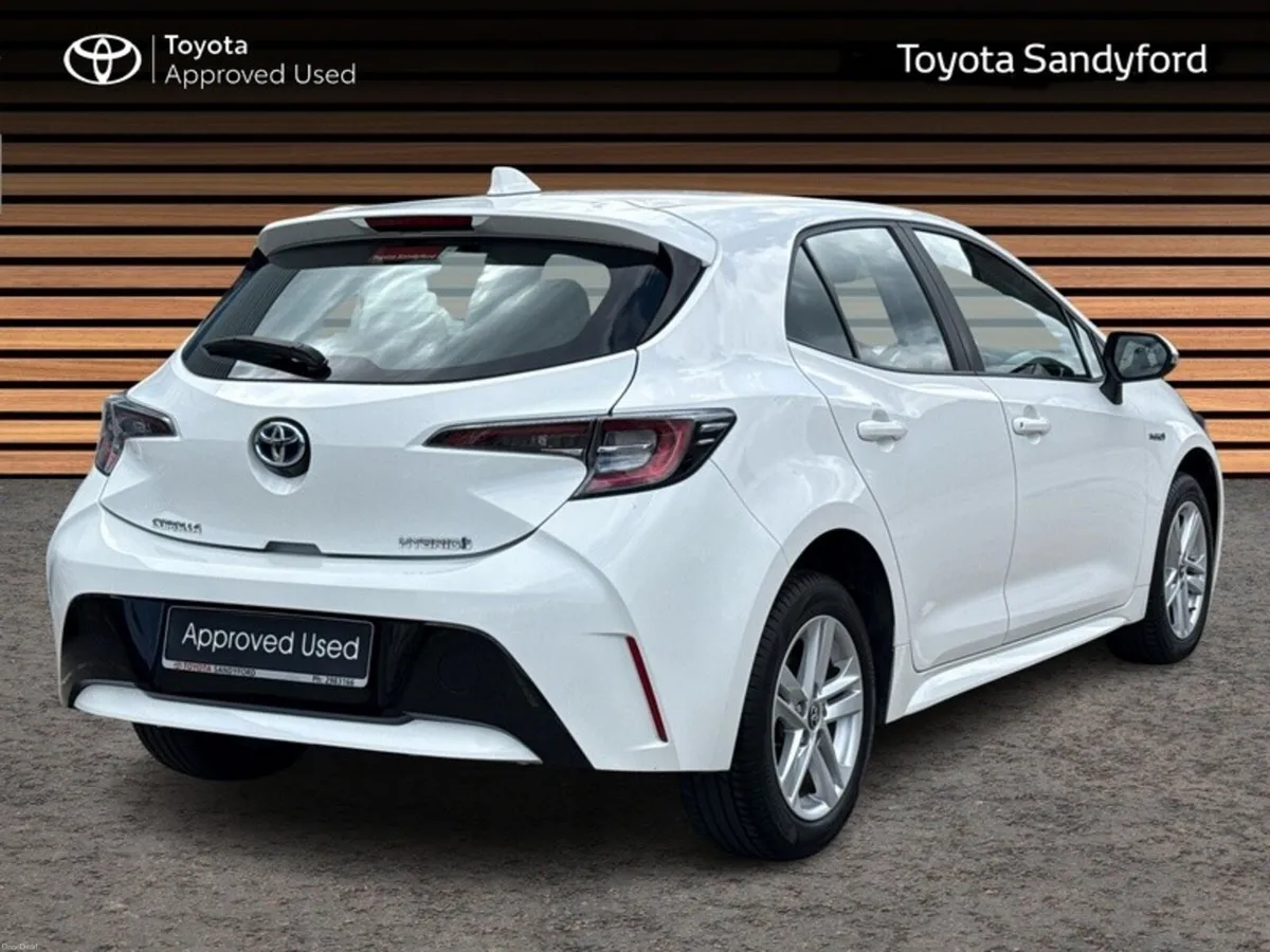 Toyota Corolla LOW MILEAGE LUNA HATCHBACK // REAR - Image 2