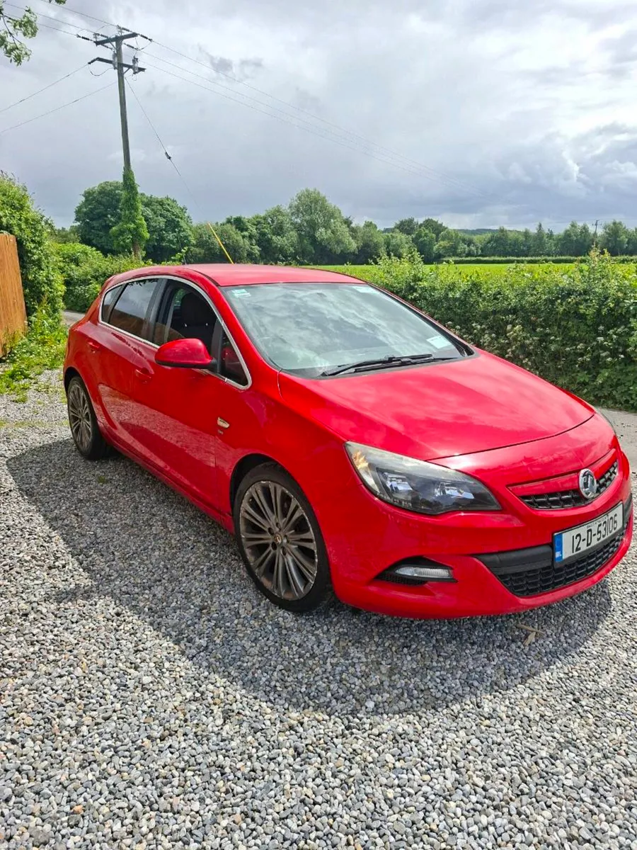 OPEL ASTRA 2012 - Image 1