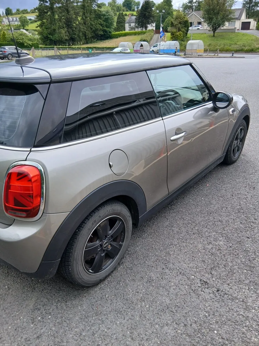 Mini Cooper 2018 - Image 1