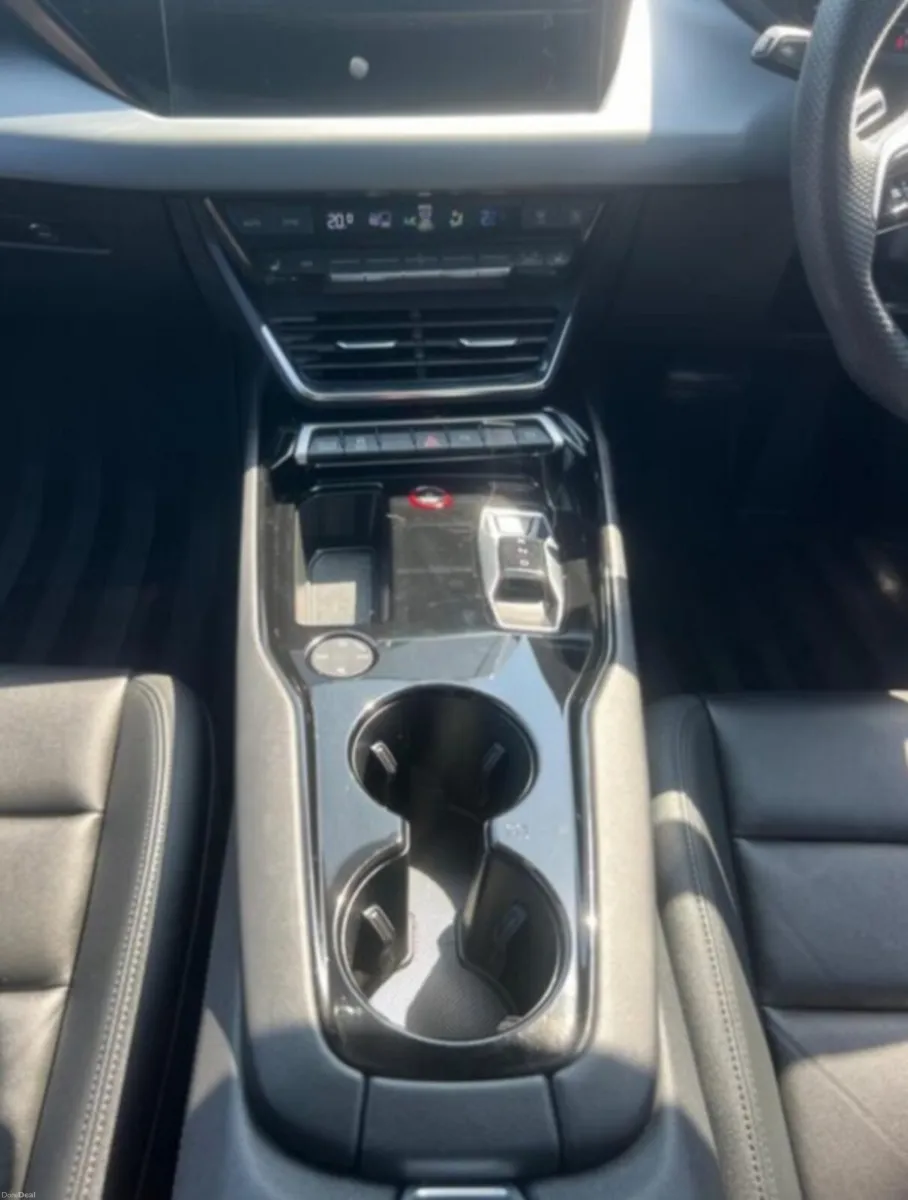 Audi e-tron GT 93.4kWh Auto quattro 4dr Vrt paid - Image 4