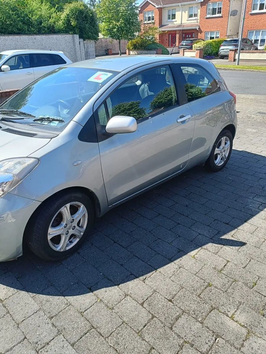 2010 Toyota Yaris - Image 4