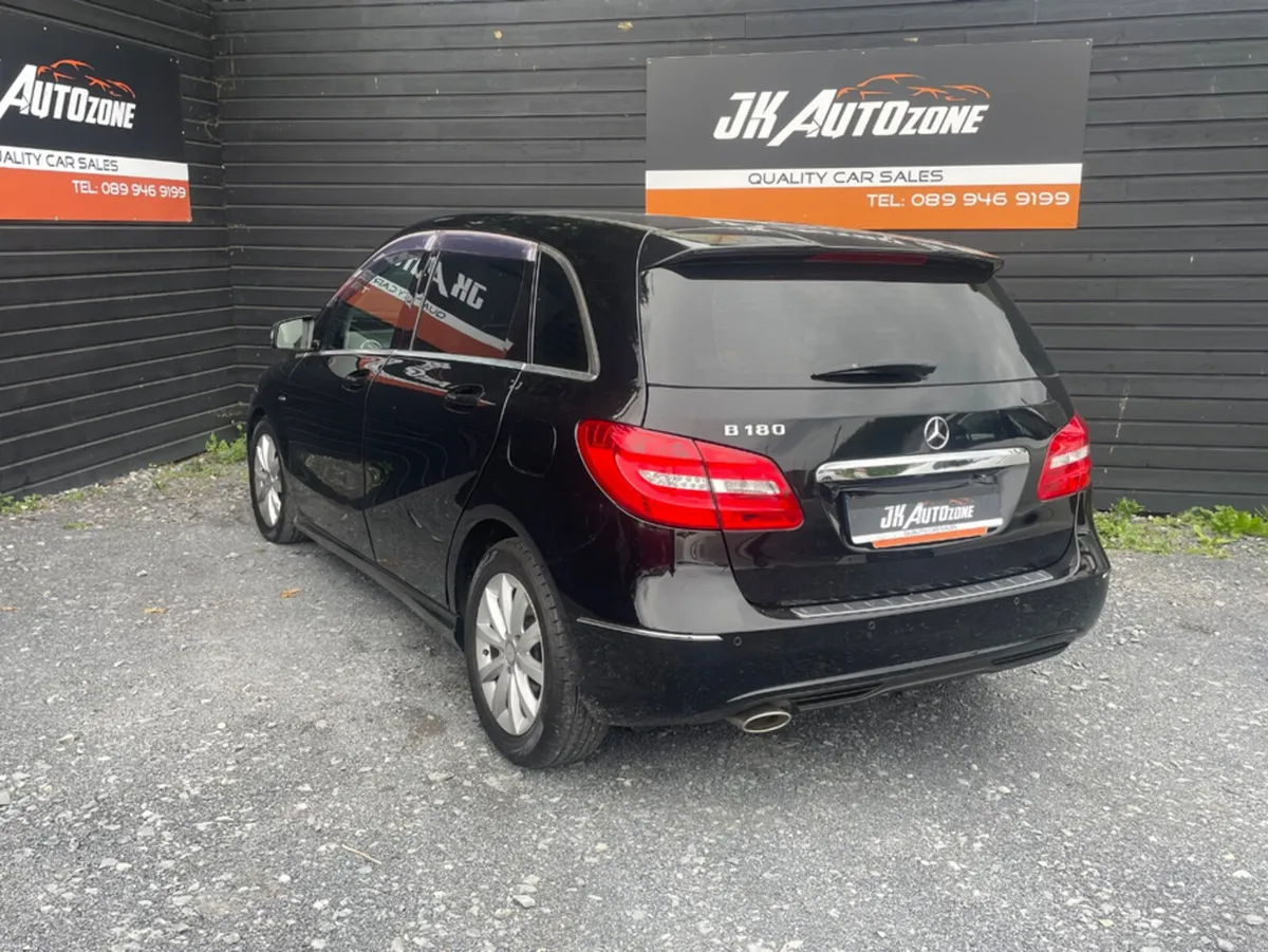 Mercedes-Benz B-Class 1.6 AUTO 5DR - Image 4