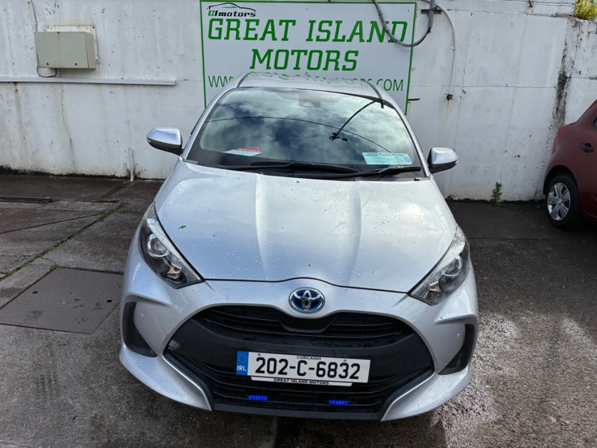 Toyota Yaris 1.5i X HYBRID AUTOMATIC - Image 5
