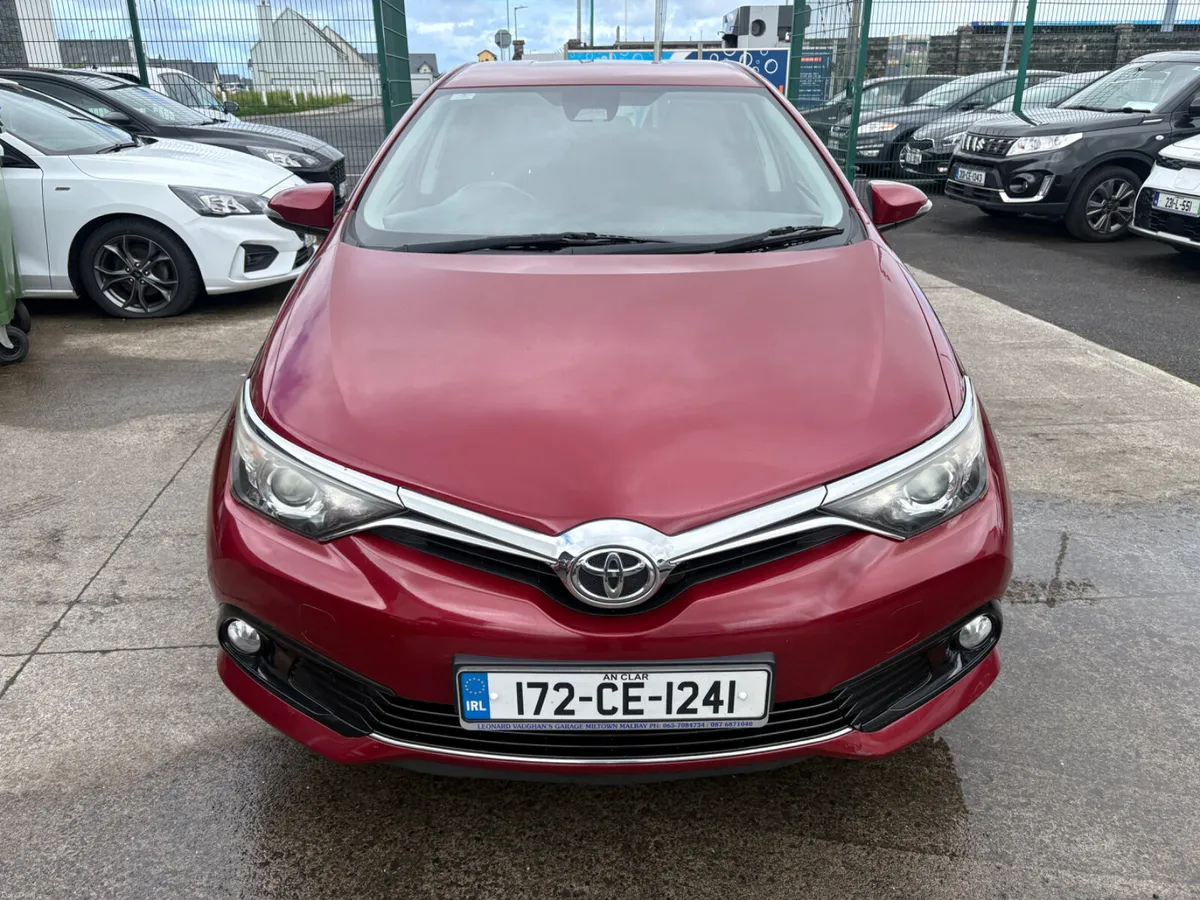 Toyota Auris 2017 - Image 2