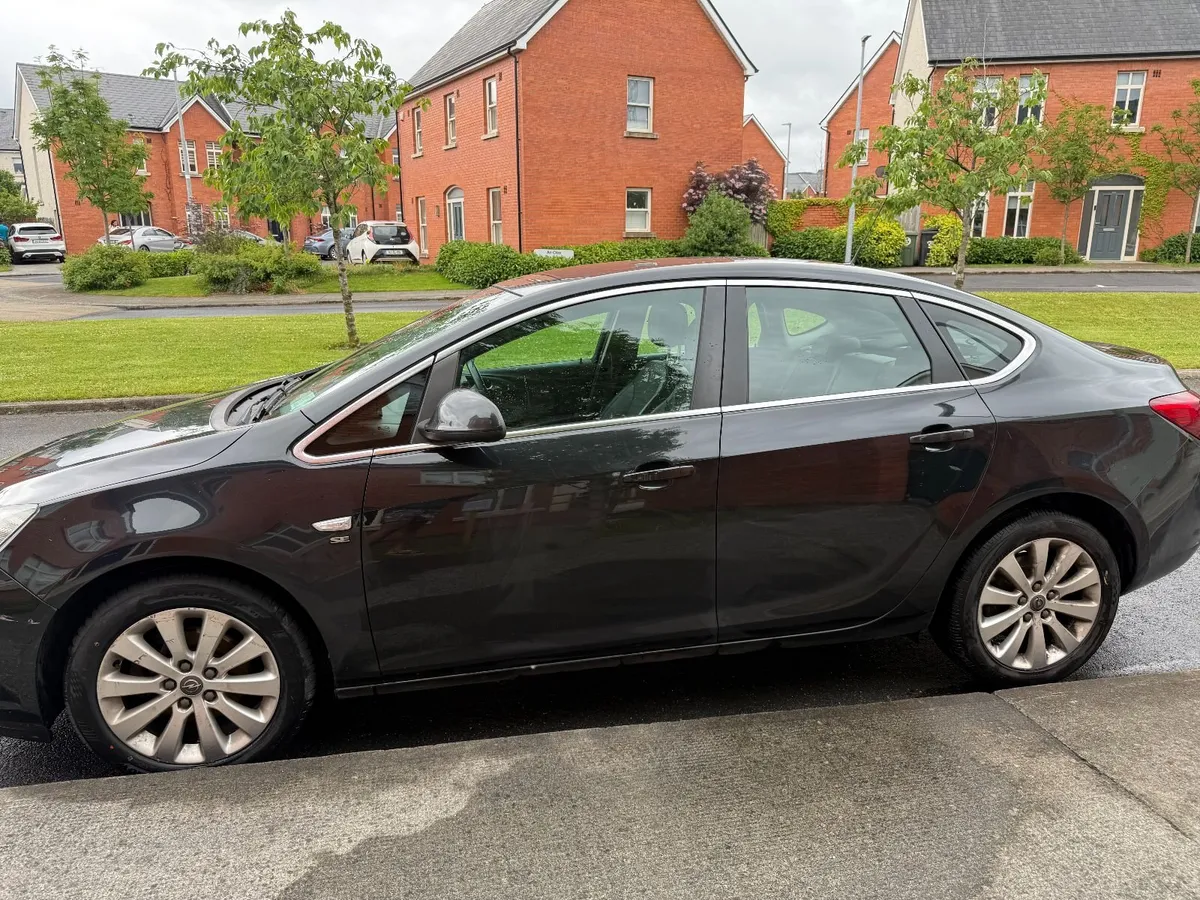Opel Astra 2014 - Image 5