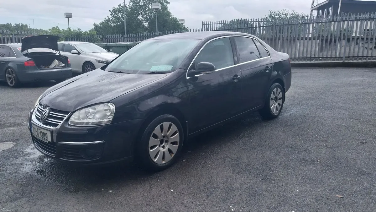 Volkswagen Jetta 2007 Saloon 1.6 Petrol - Image 2