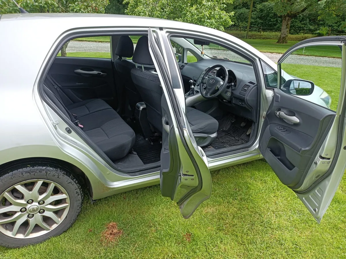 Toyota Auris - Image 4