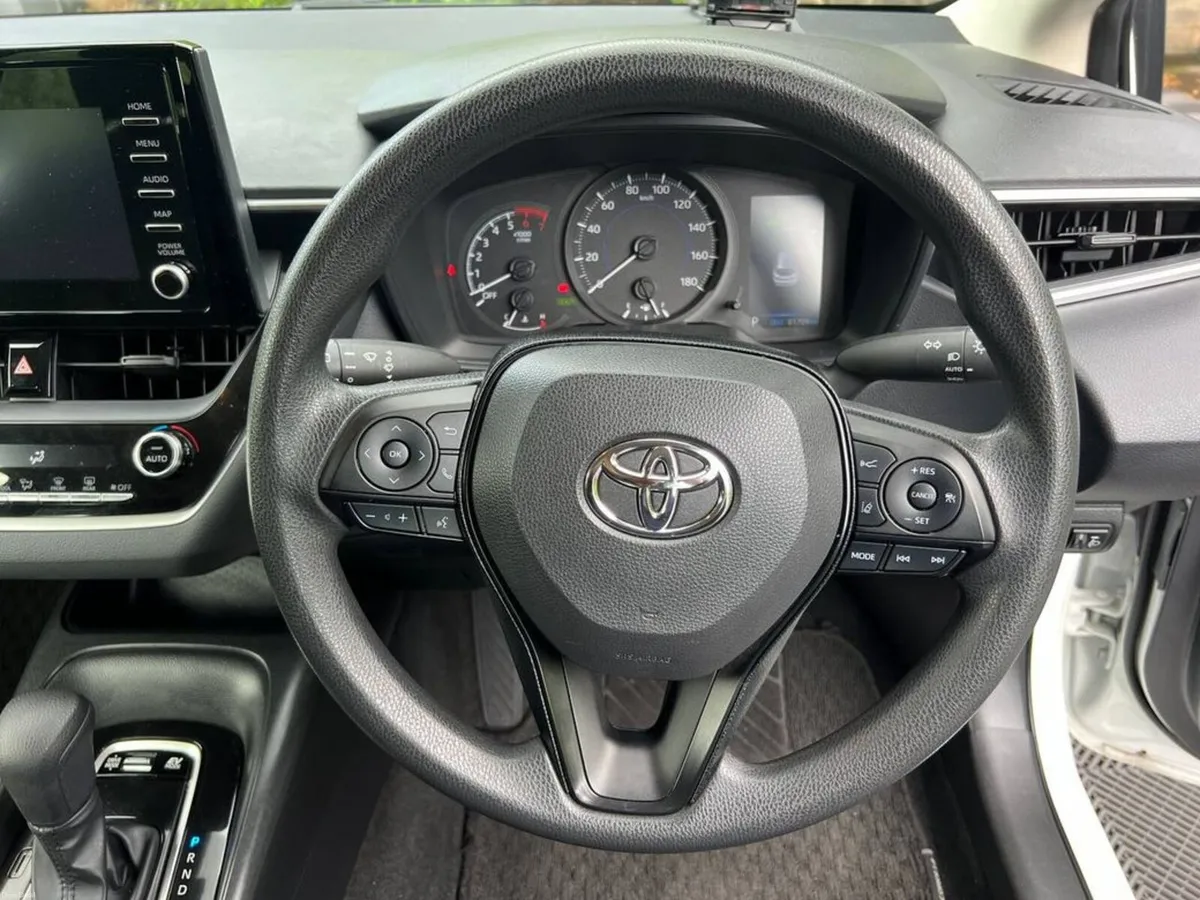 Toyota Corolla 1.8 HYBRID AUTO // REVERSE CAMERA / - Image 4