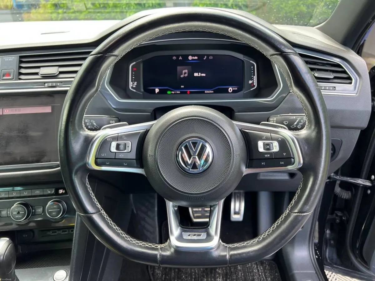 Volkswagen Tiguan R-LINE 2.0 TDI 4MOTION AUTO // H - Image 4