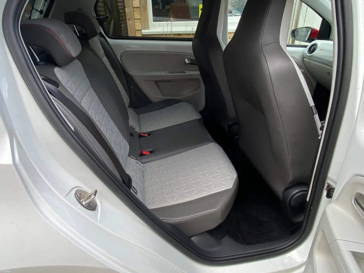 VW UP! BEATS - Image 5