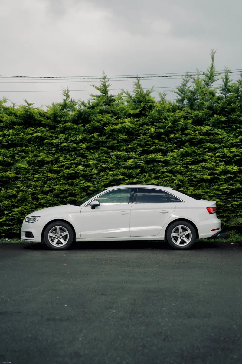 Audi A3 Sedan 1.4 TFSI 2019 - Image 2