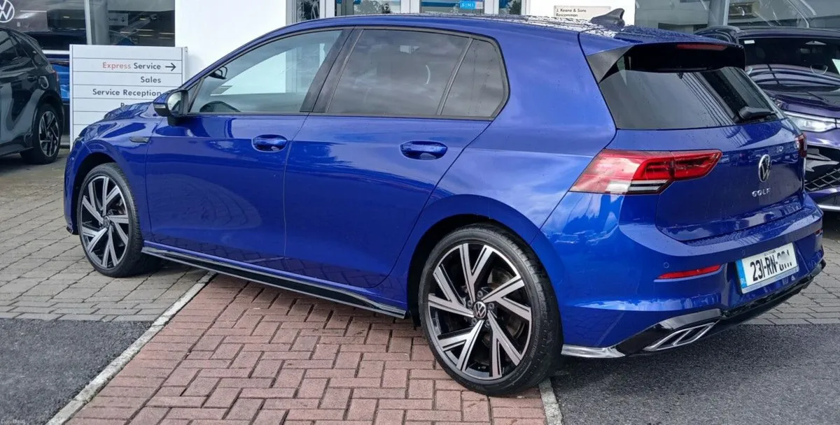 Volkswagen Golf R-Line 2.0 TDI 150HP **WINTER PACK - Image 4